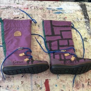 Sorel Purple Waterproof Accessory w/Black handpainted Accent. Signed!
